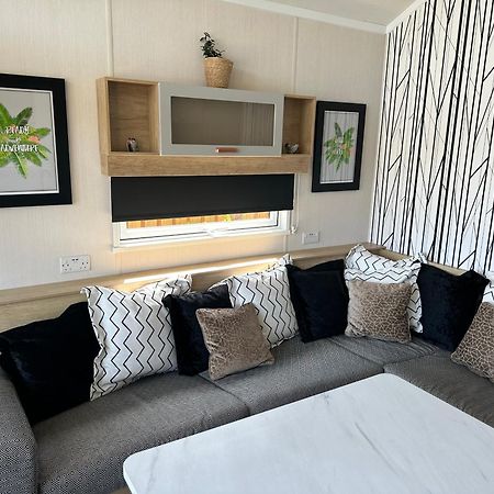 The Pods At Haulfryn Caravan Park Whitford Exterior foto